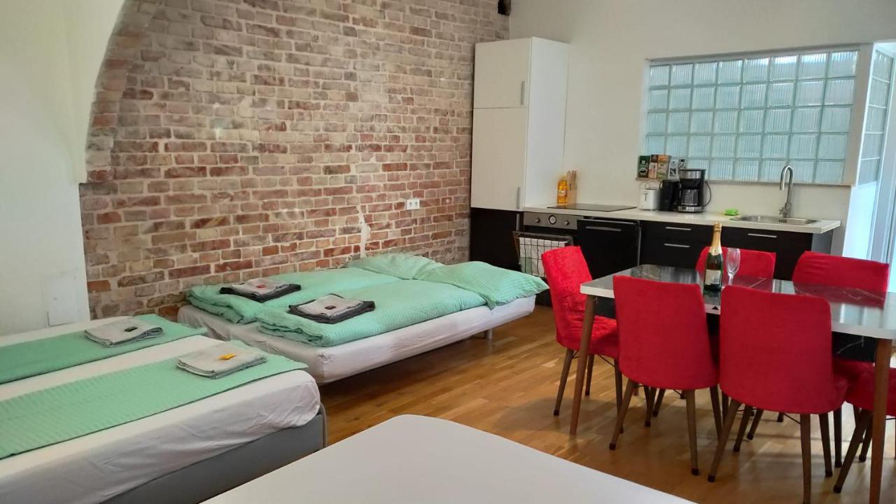 Cozynite Premium Apartment Stadthalle Bécs Kültér fotó